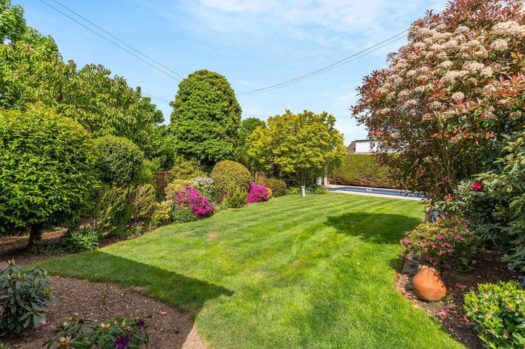 Property photo 3 of 49