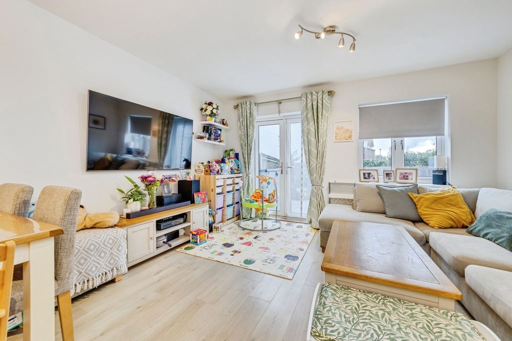 Property photo 2 of 20 Pbox-Img.Jpg