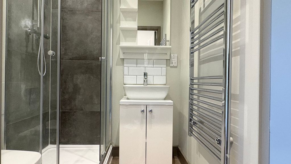 Property photo 3 of 12 Bathroom