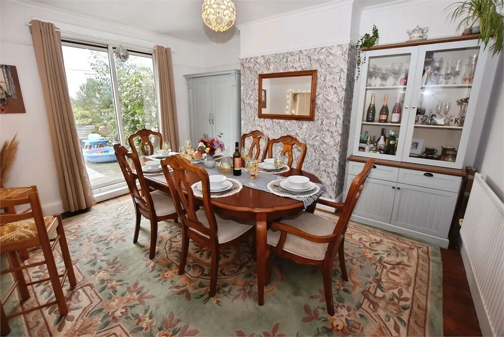 Property photo 3 of 21 Picture 3