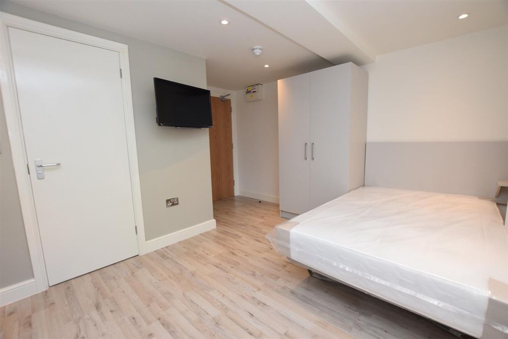 Property photo 2 of 6 2830143