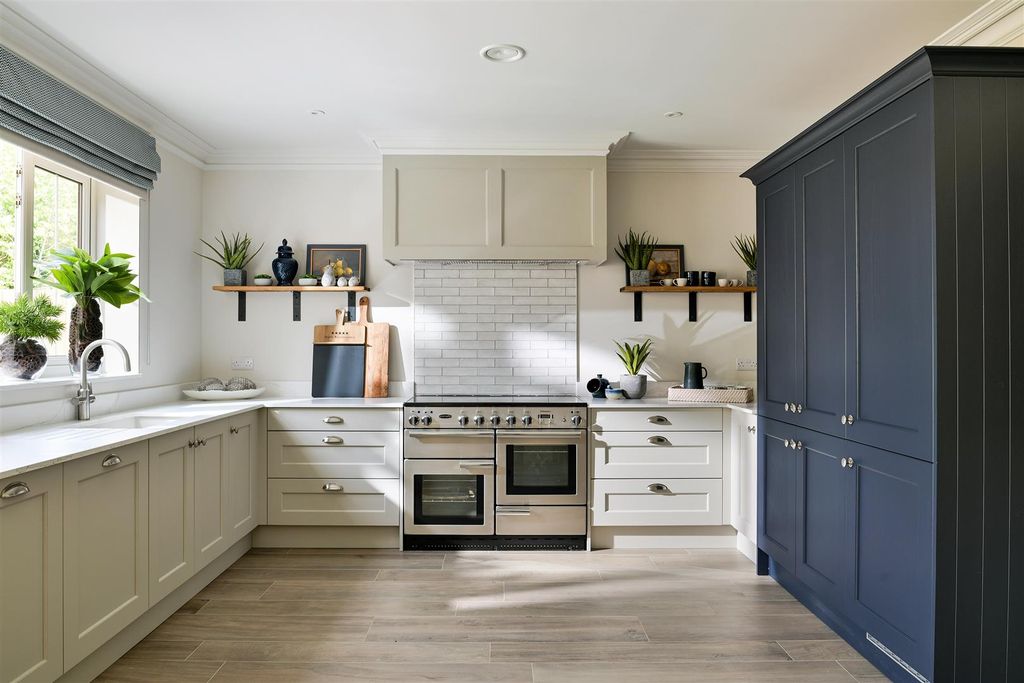 Property photo 3 of 42 Amberwood Grove  (10).Jpg