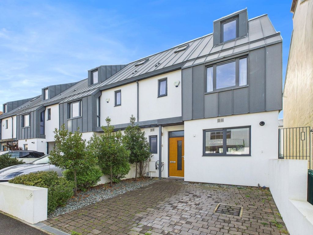 Property photo 1 of 30