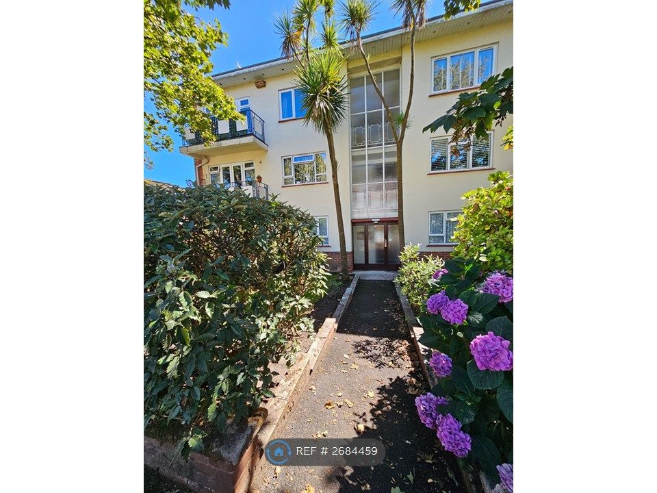 Property photo 1 of 17 Entrance