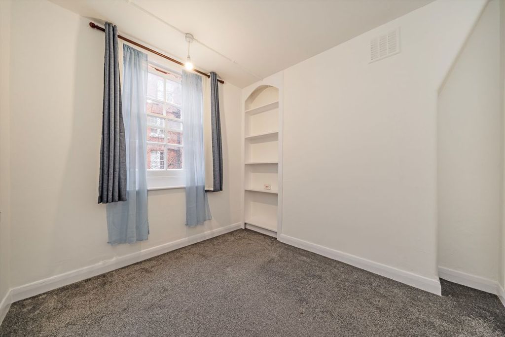 Property photo 3 of 4