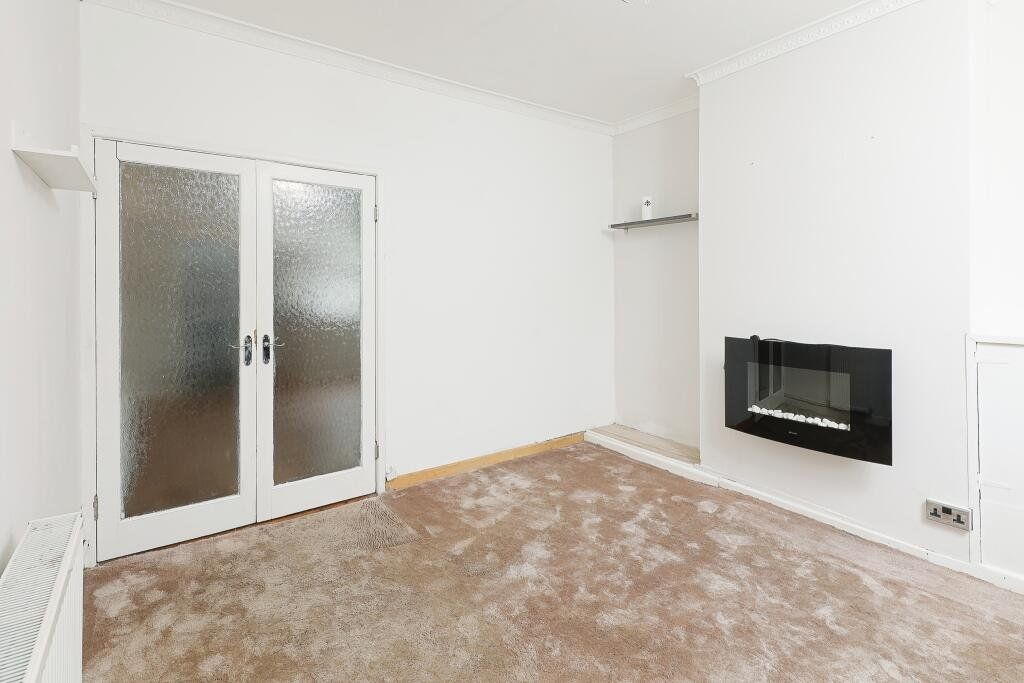 Property photo 2 of 14 Lounge