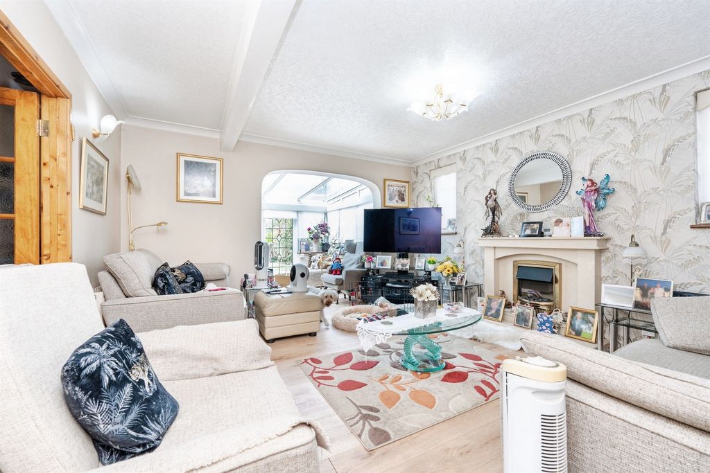 Property photo 2 of 30