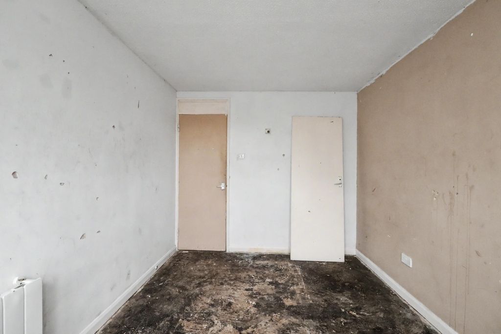 Property photo 3 of 12 63 Southwell Close, Kirkby-In-Ashfield, Nottinghamshire, Ng17 8Gn