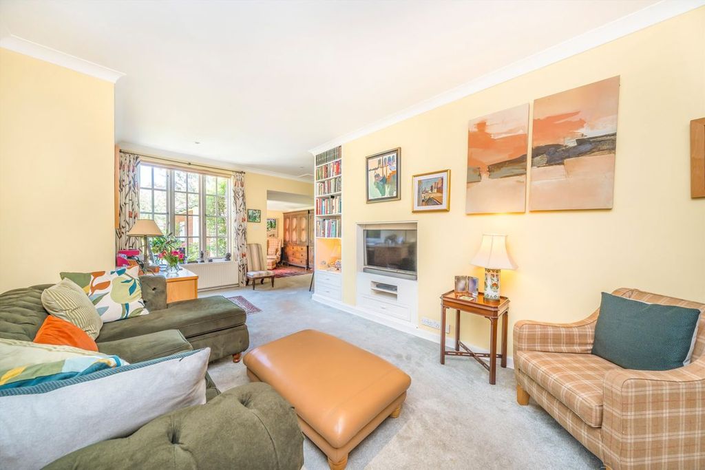 Property photo 3 of 11