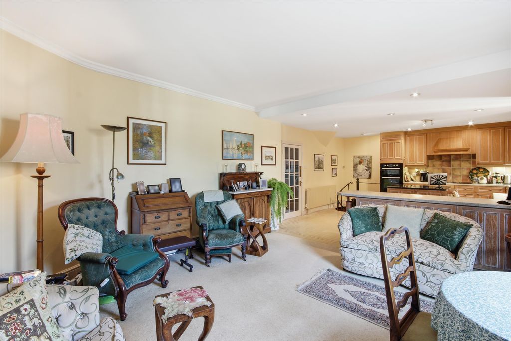 Property photo 3 of 17 Image