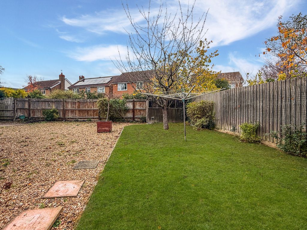 Property photo 2 of 16 Fd6634A01c5d15541A2500d5549337937F751c3A