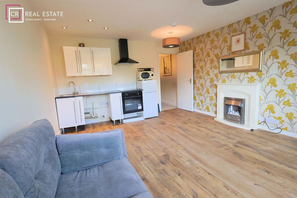 Property photo 2 of 7 Openplan Lounge/Kitchen