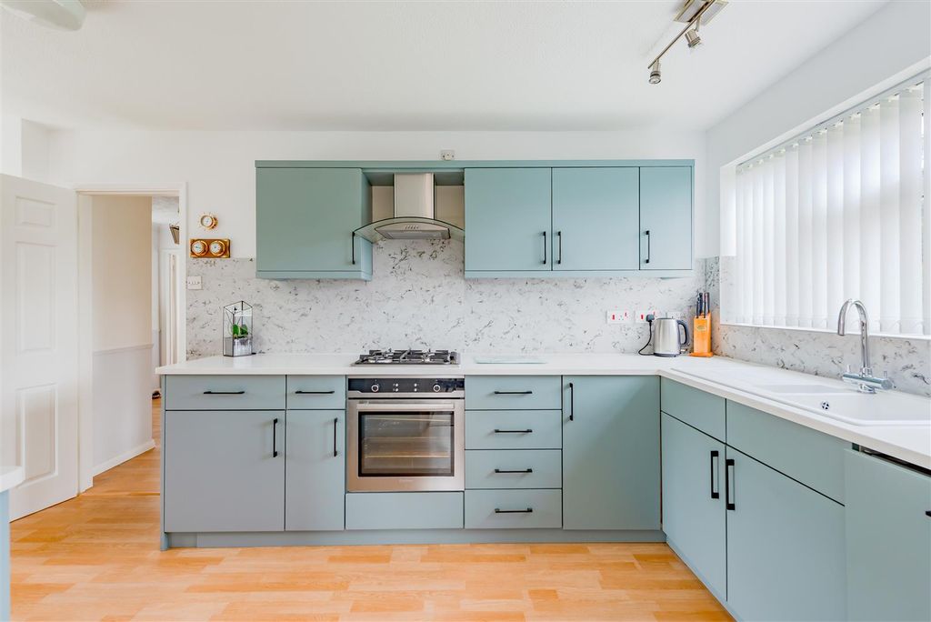 Property photo 3 of 23