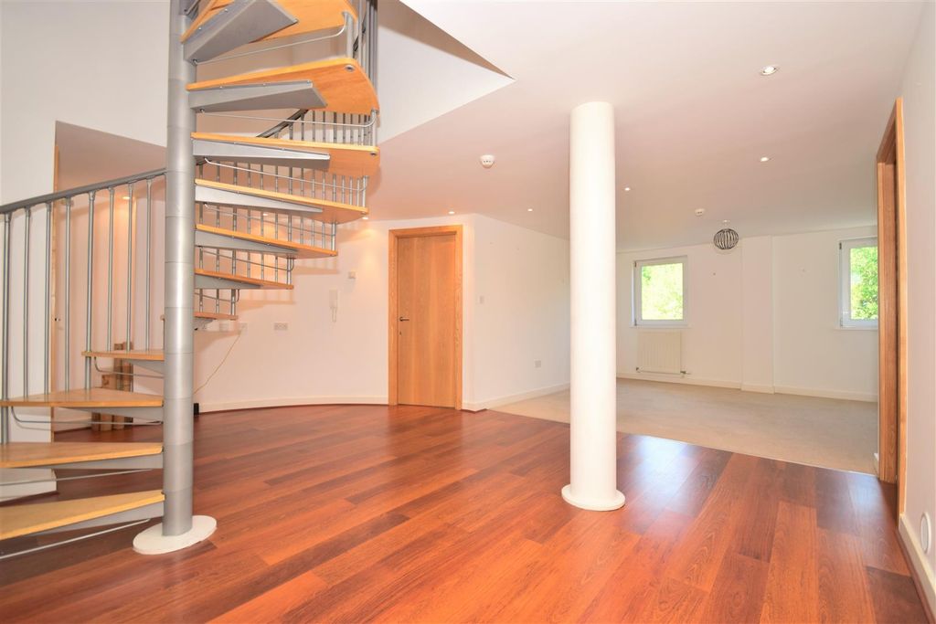 Property photo 2 of 16 Reception Hall