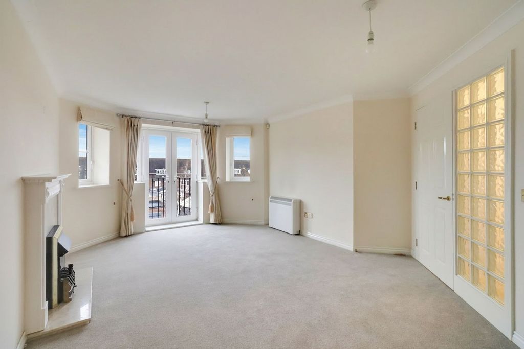 Property photo 2 of 10