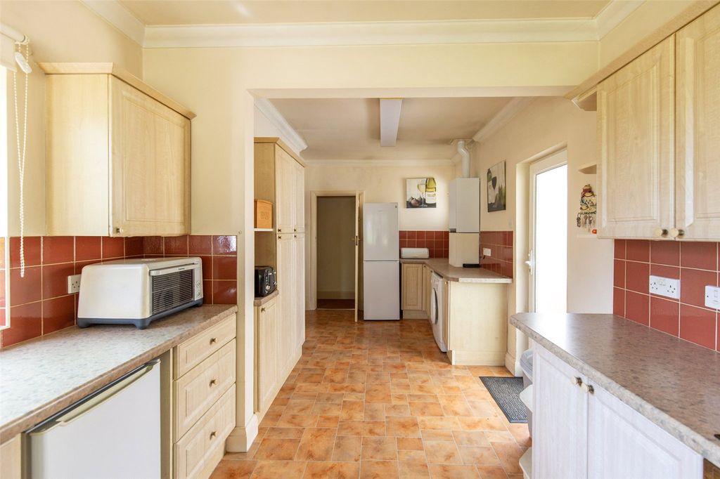 Property photo 3 of 21 Picture No. 10
