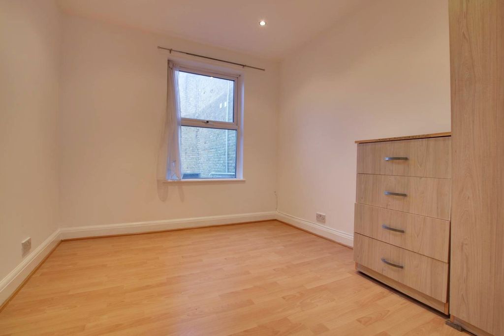Property photo 3 of 5 4509682