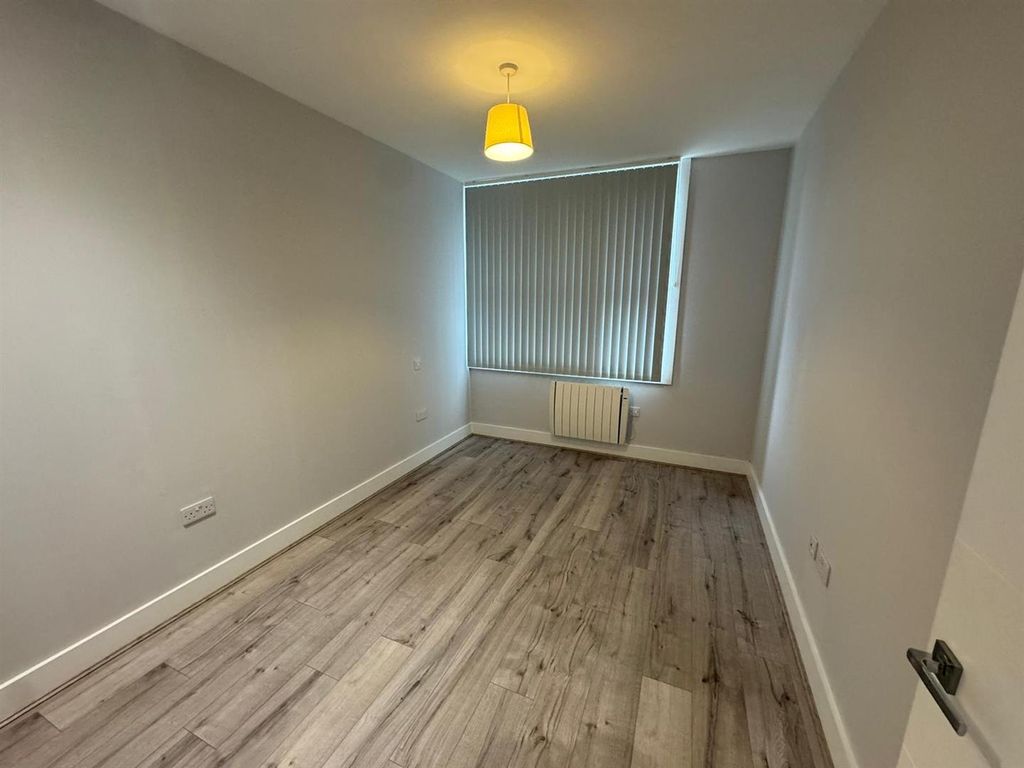 Property photo 3 of 5 797Ddefc-Aca0-481A-B26A-d428E47Bf860.Jpg