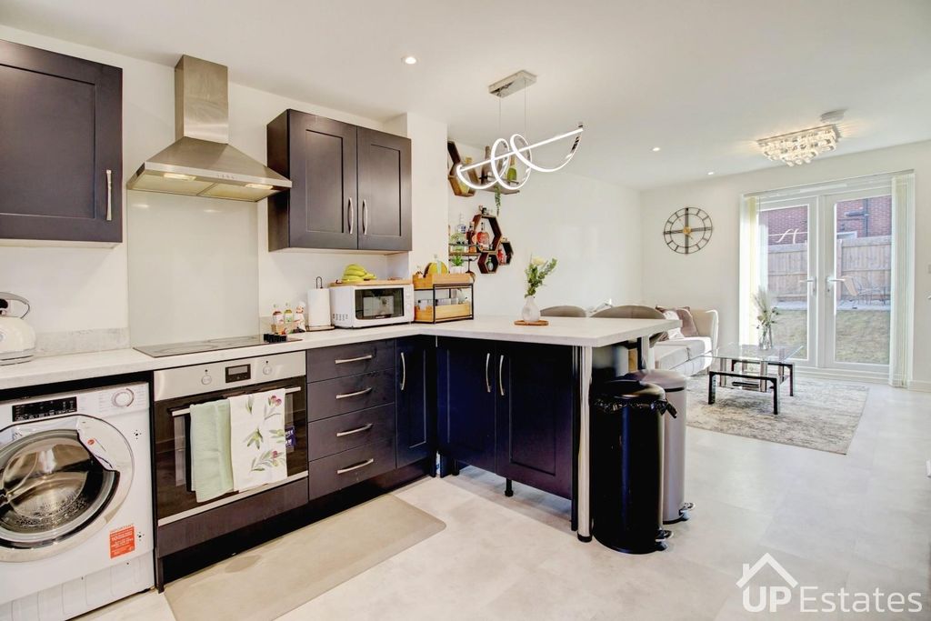 Property photo 2 of 22