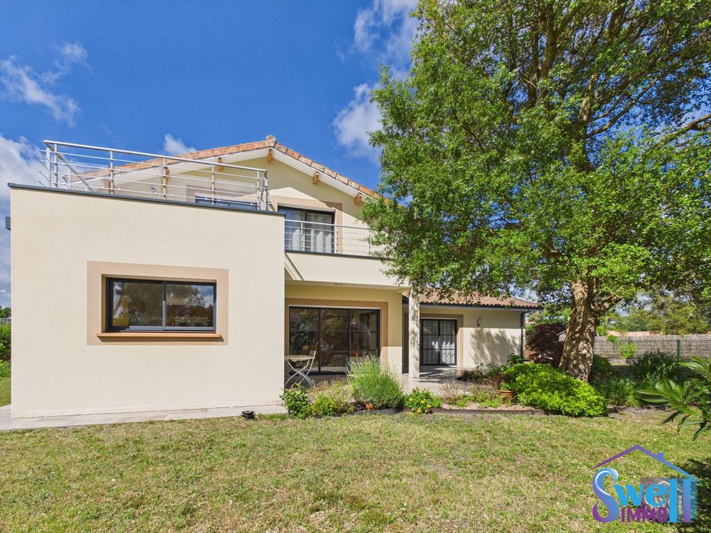 Property photo 3 of 23