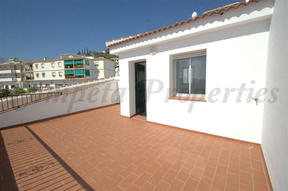 Property photo 1 of 23