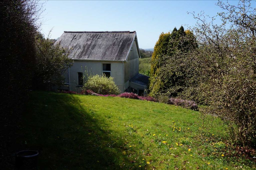 Property photo 2 of 21