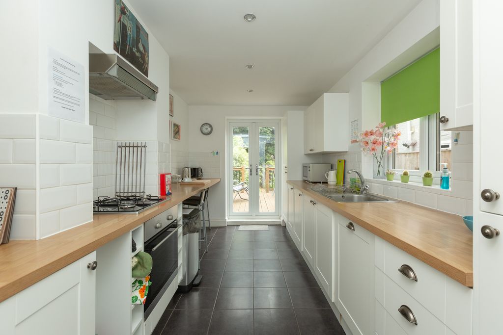 Property photo 3 of 12 Picture 3