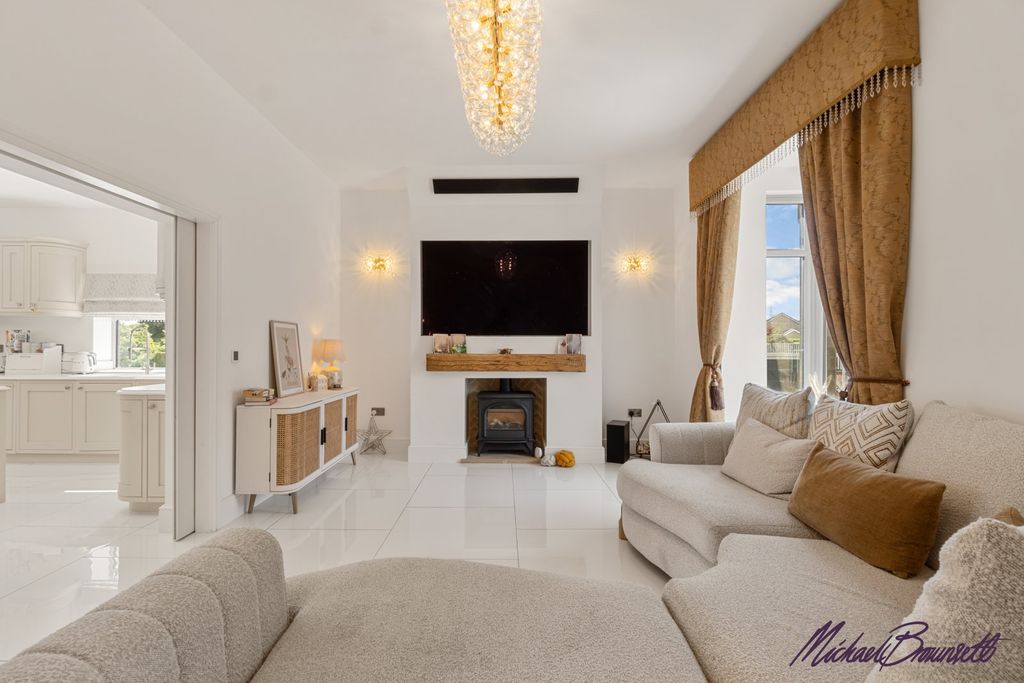 Property photo 3 of 57
