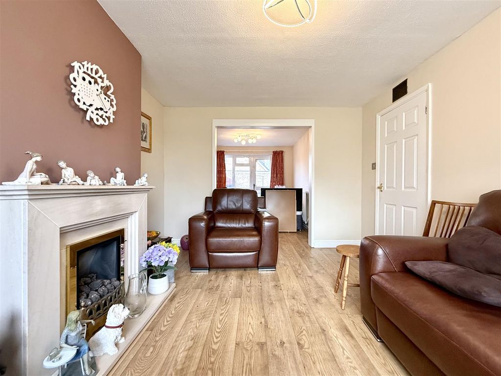 Property photo 3 of 17 3