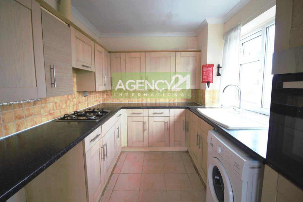 Property photo 2 of 9 Photo 10