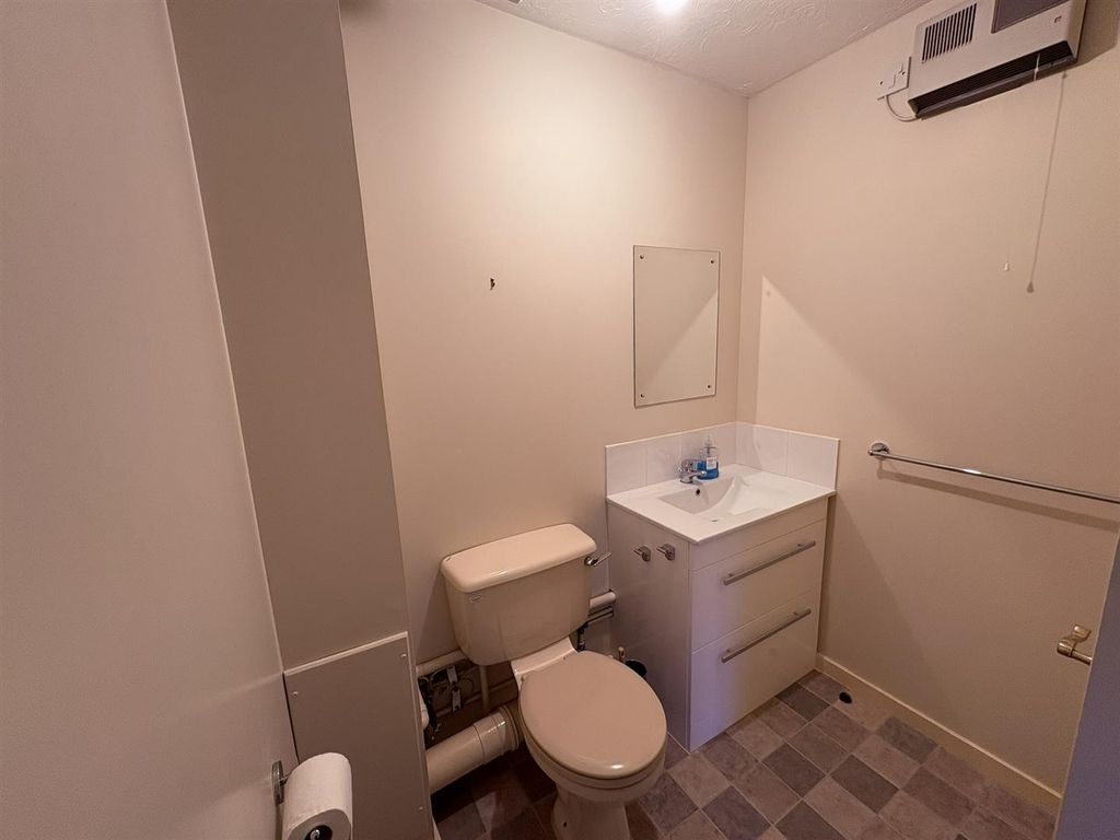 Additional image 4 of 1 bed property to rentBrinkcliffe Gardens, Sandown PO36