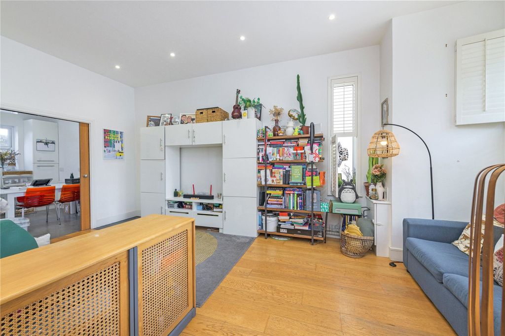 Property photo 3 of 11 Picture No. 24