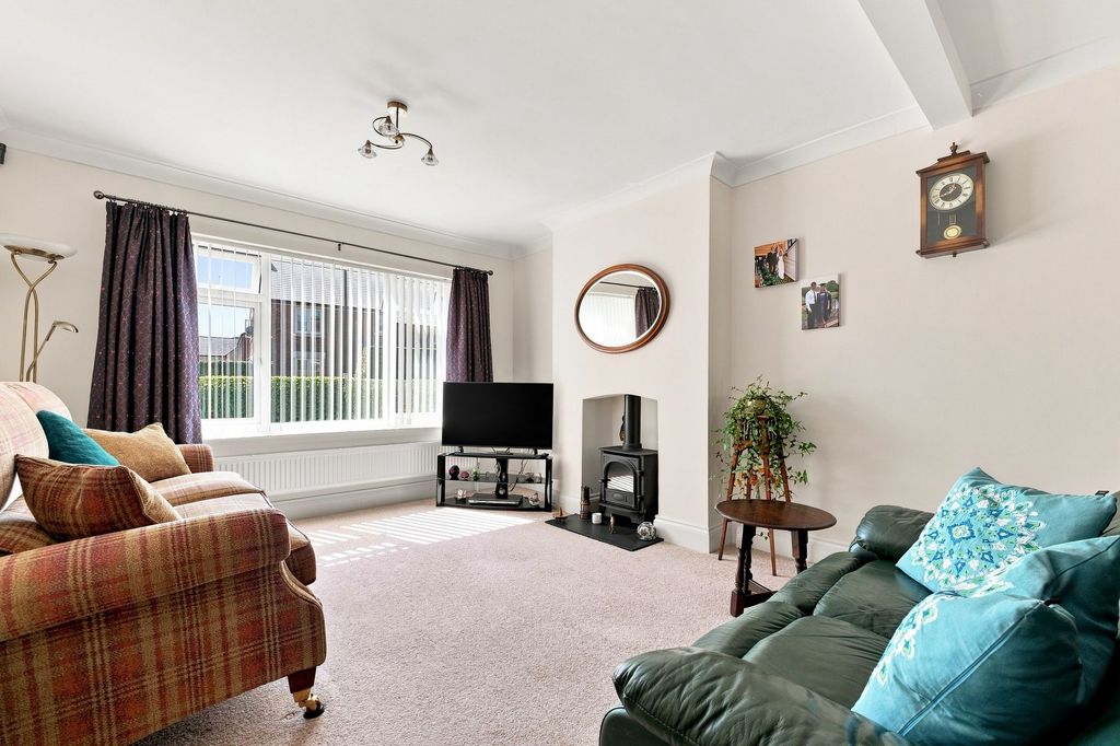 Property photo 3 of 42