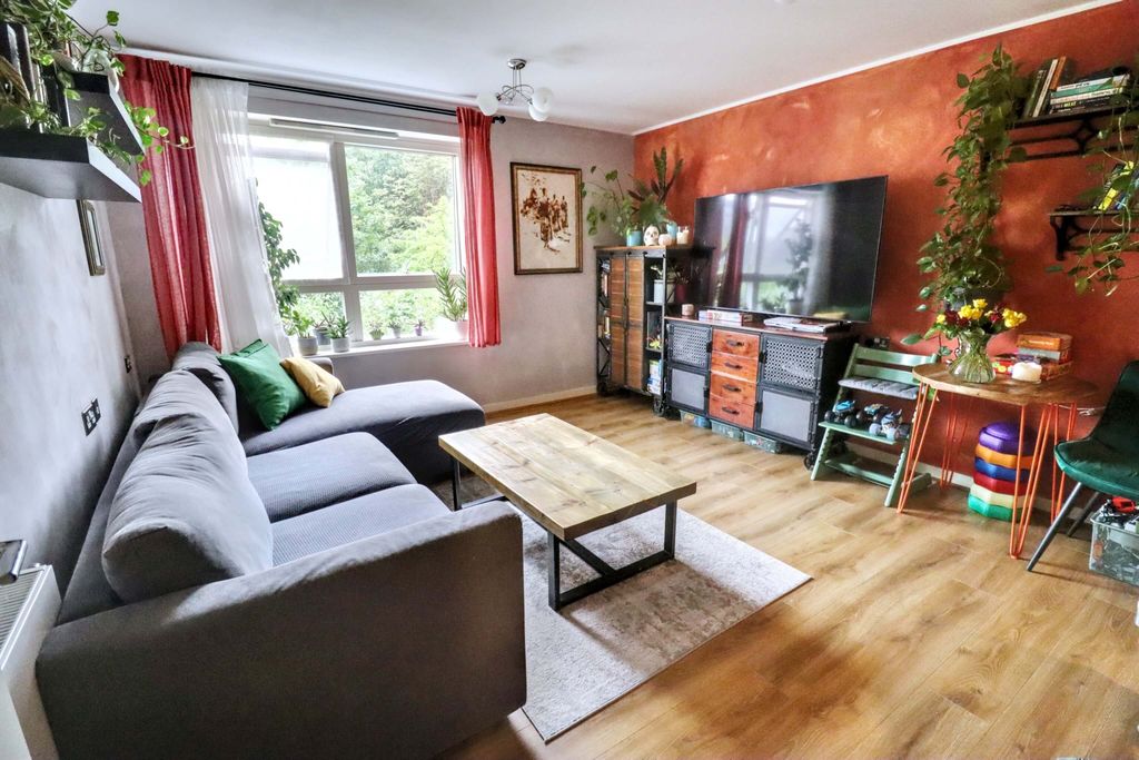 Property photo 1 of 11 Fac8911d-39d0-4038-A667-F19d330Af21c.Jpg