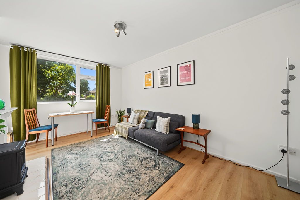 Property photo 1 of 12 Photo 8