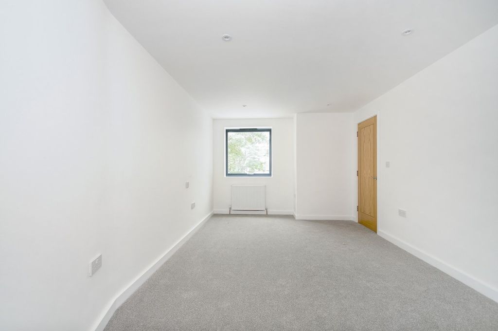 Property photo 3 of 6 Picture No. 10
