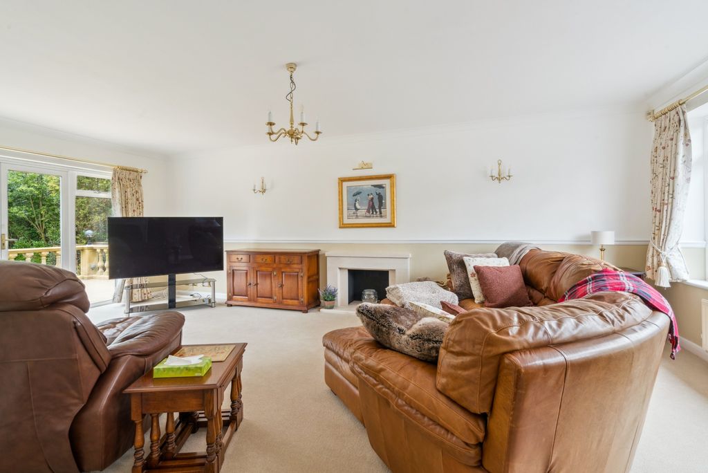 Property photo 3 of 18