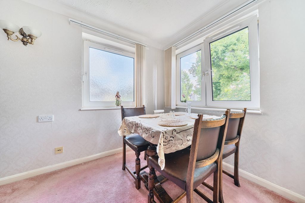 Property photo 3 of 18 Dining