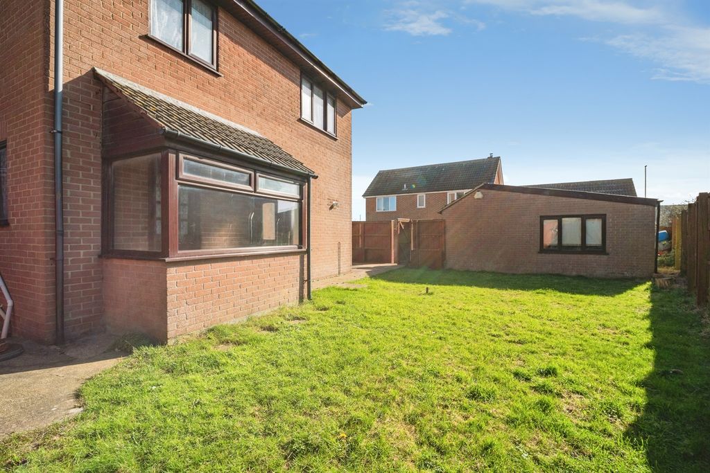 Property photo 2 of 16