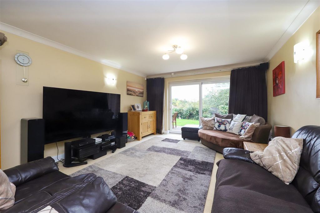 Property photo 2 of 21