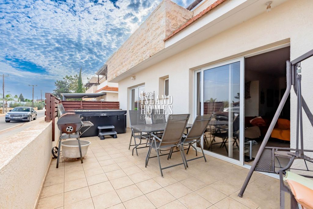 Property photo 3 of 20