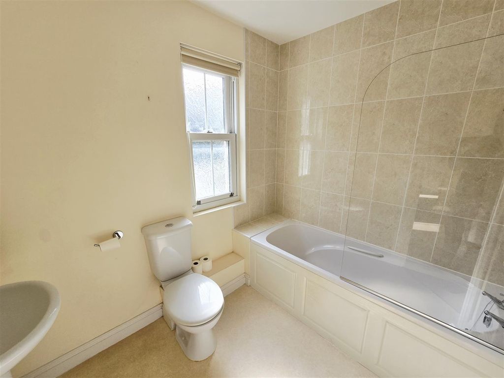 Additional image 3 of 1 bed flat for saleDuchy View, Launceston PL15