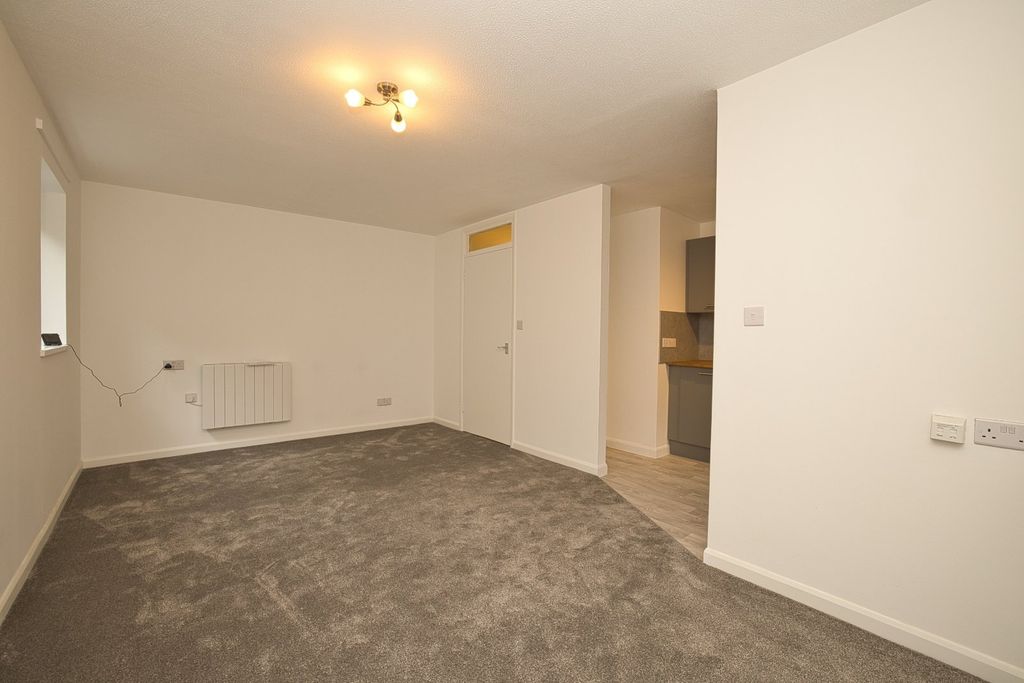 Property photo 3 of 6 Picture 3