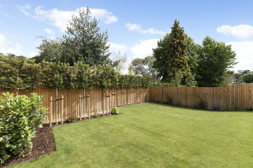 Property photo 3 of 17 Show Home Photo