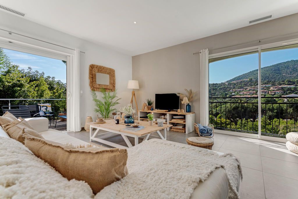 Property photo 3 of 25 Image