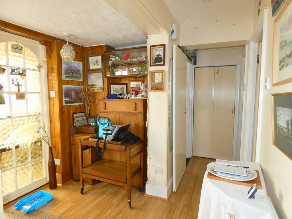 Property photo 2 of 19 Gallery