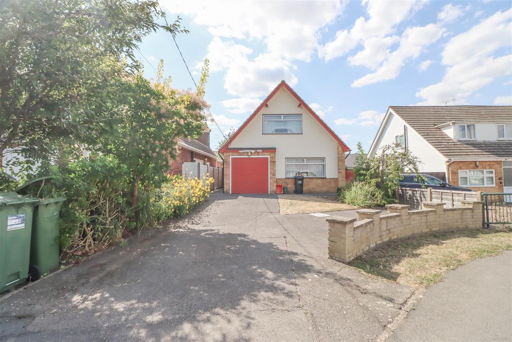 Property photo 1 of 18 25 Guernsey Gardens.Jpg