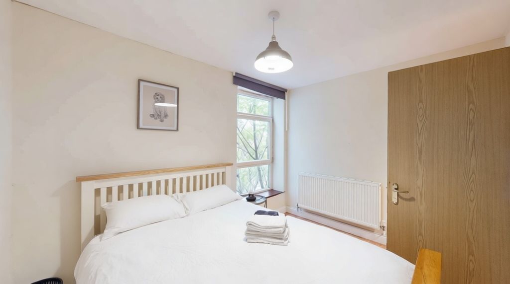 Property photo 3 of 13 Bedroom