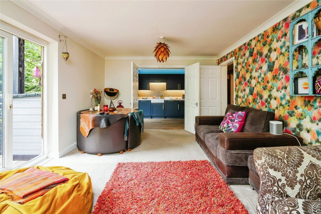 Property photo 3 of 21 Picture No. 02