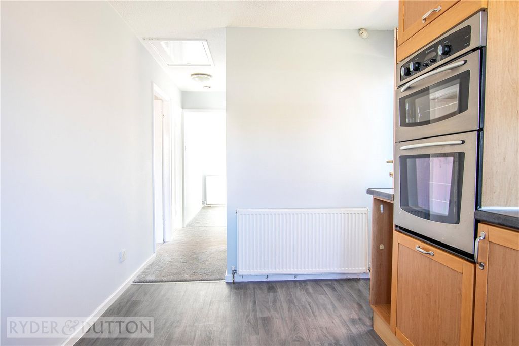 Property photo 3 of 14 Kitchen